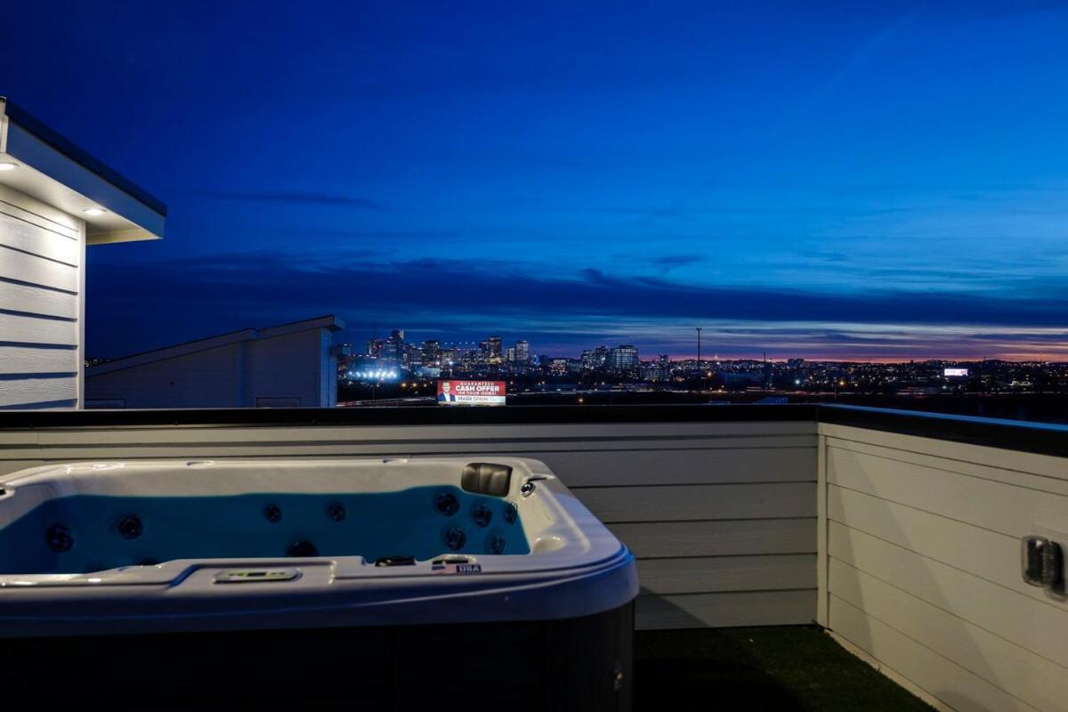 Вилла 10 Percent Off Elevator Rooftop With Hot Tub & Views Нэшвилл Экстерьер фото